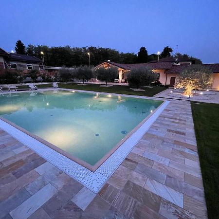 B&B Alciliegio Casnate Con Bernate Екстериор снимка