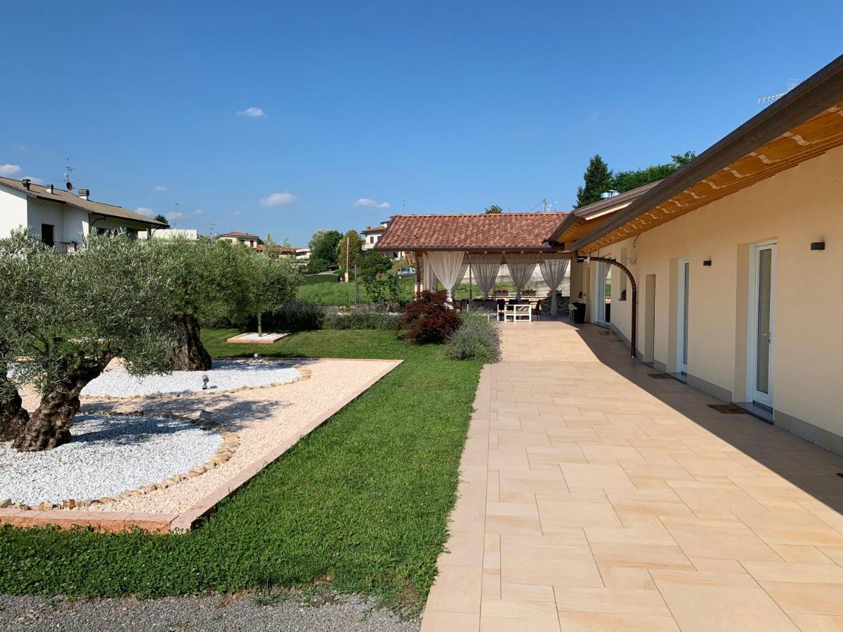 B&B Alciliegio Casnate Con Bernate Екстериор снимка
