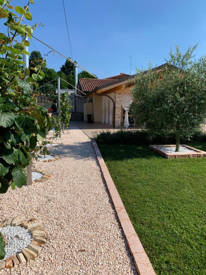 B&B Alciliegio Casnate Con Bernate Екстериор снимка