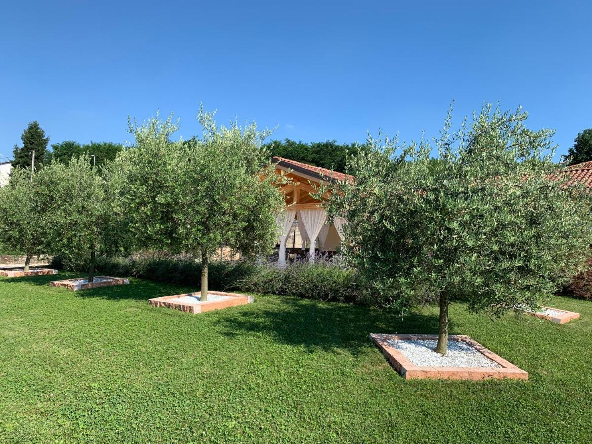 B&B Alciliegio Casnate Con Bernate Екстериор снимка