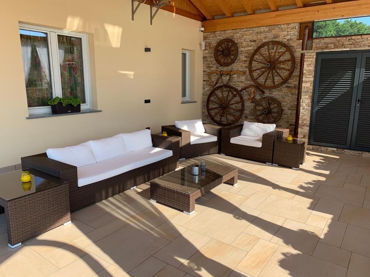 B&B Alciliegio Casnate Con Bernate Екстериор снимка